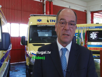 Cerimónia de Entrega de Nova Ambulância do INEM, Bombeiros Voluntários Carcavelos e São Domingos de Rana, Carlos Carreiras, Adalberto Campos Fernandes, Cascais, Televisão, Portugal