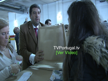 Oeiras Oferece Cabazes de Natal a Todos os Arrendatários, Teresa Bacelar, Francisco Rocha Gonçalves, Isaltino Morais, Oeiras